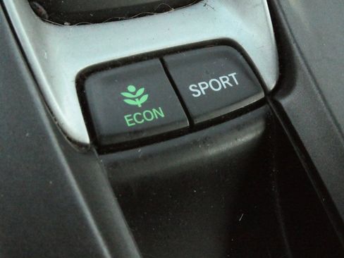 Used 2019 Honda Accord Sport image 16