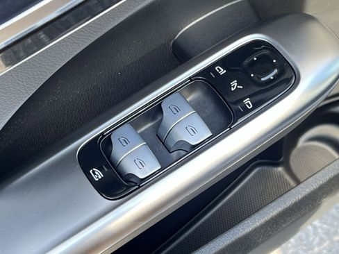 Certified 2022 Mercedes-Benz C 300 4MATIC Sedan image 19