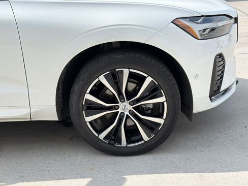 Used 2023 Volvo XC60 B5 Plus w/ Climate Package AWD/4WD image 11
