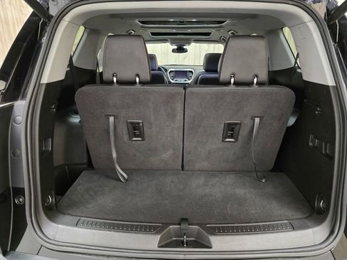 Used 2023 GMC Acadia SLT w/ Elevation Edition image 37