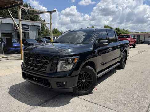 Used 2019 Nissan Titan SV w/ SV Convenience Package RWD image 1