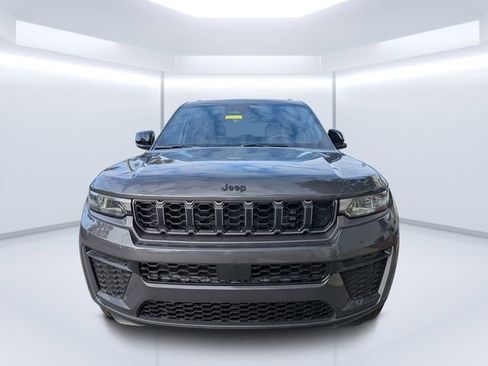 New 2026 Jeep Grand Cherokee Altitude RWD image 8