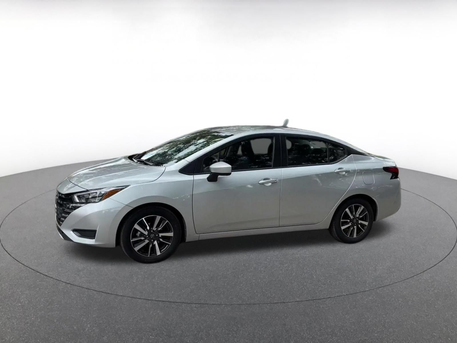 Used 2025 Nissan Versa SV FWD image 7