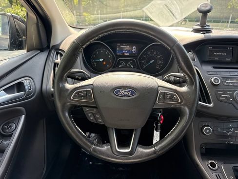 Used 2016 Ford Focus SE w/ Equipment Group 201A FWD image 19
