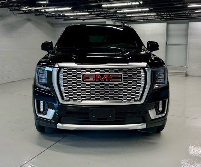 Used 2024 GMC Yukon Denali w/ Denali Reserve Package AWD/4WD image 8
