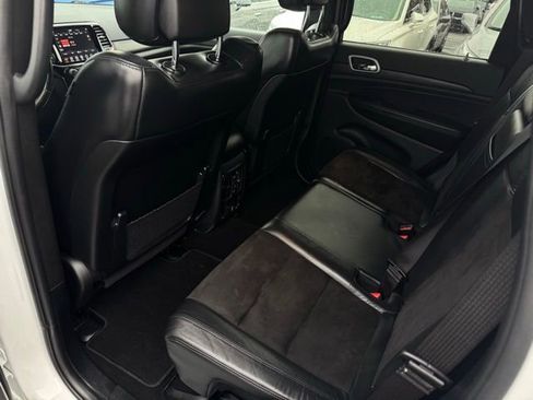 Used 2020 Jeep Grand Cherokee Altitude image 21