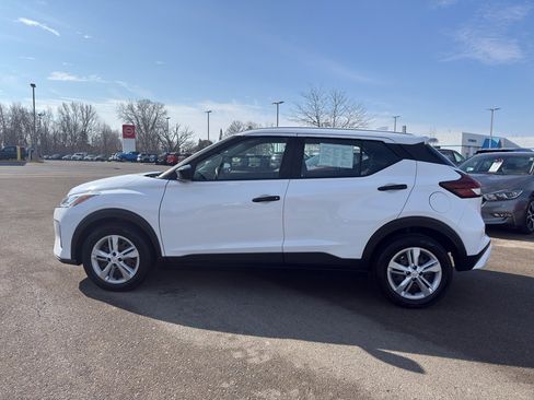 Used 2022 Nissan Kicks S image 6