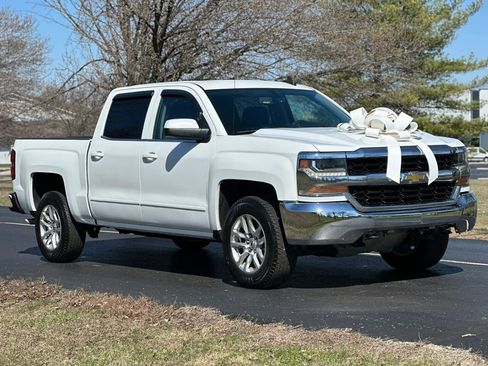 Used 2018 Chevrolet Silverado 1500 LT AWD/4WD image 3