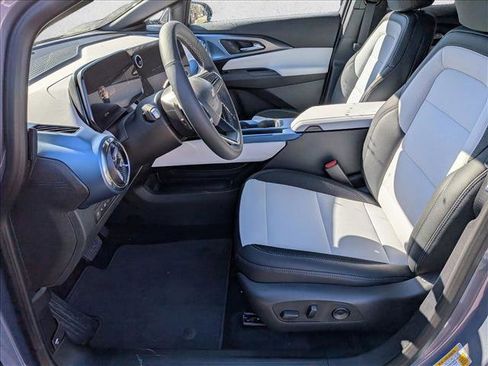 New 2026 Chevrolet Equinox EV LT image 15