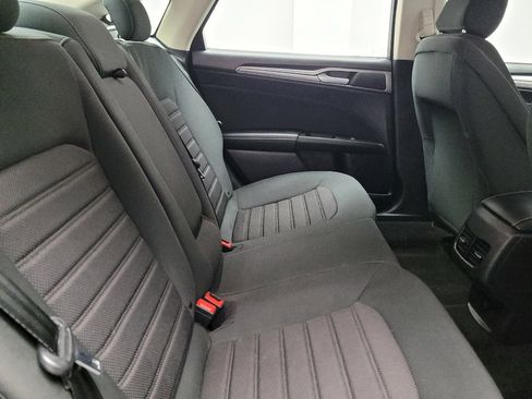 Used 2020 Ford Fusion SE image 19