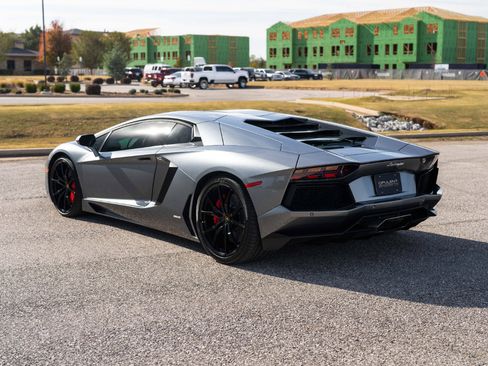 Used 2014 Lamborghini Aventador LP 700-4 image 7