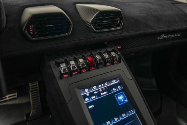 Used 2022 Lamborghini Huracan STO RWD image 22
