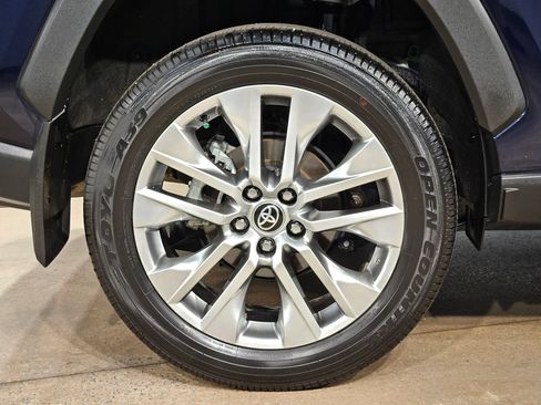 Used 2025 Toyota RAV4 Limited FWD image 17