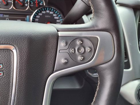 Used 2017 GMC Yukon SLT image 37