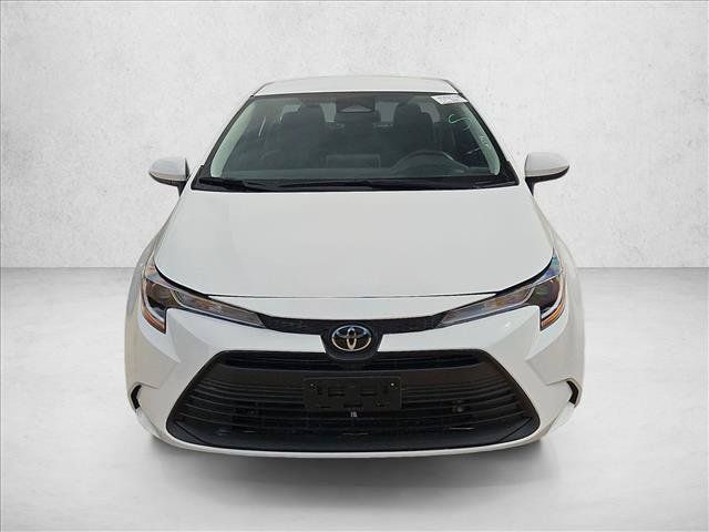 Used 2025 Toyota Corolla LE FWD image 2