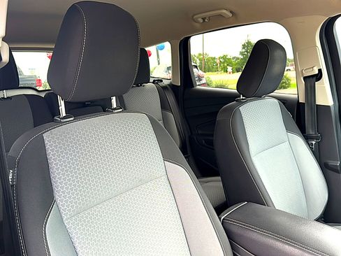 Used 2018 Ford Escape SE FWD image 24