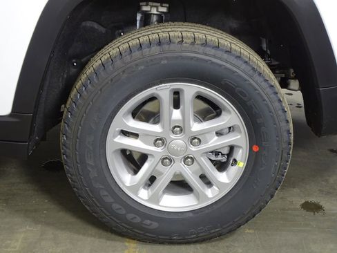 New 2025 Jeep Grand Cherokee Laredo image 34