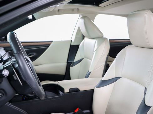Used 2024 Lexus ES 350 w/ Premium Package FWD image 24