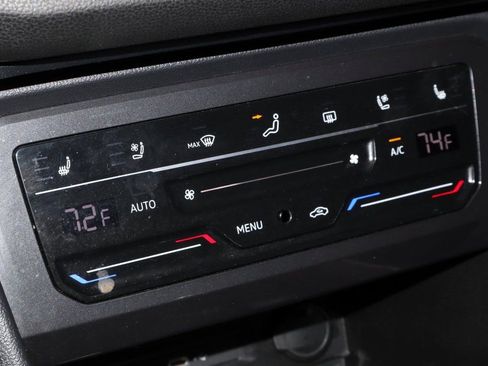 Used 2024 Volkswagen Tiguan SEL R-Line image 31