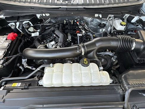 Certified 2025 Ford Expedition Max Platinum image 27