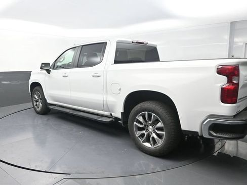 Used 2022 Chevrolet Silverado 1500 LT w/ Z71 Off-Road Package AWD/4WD image 6