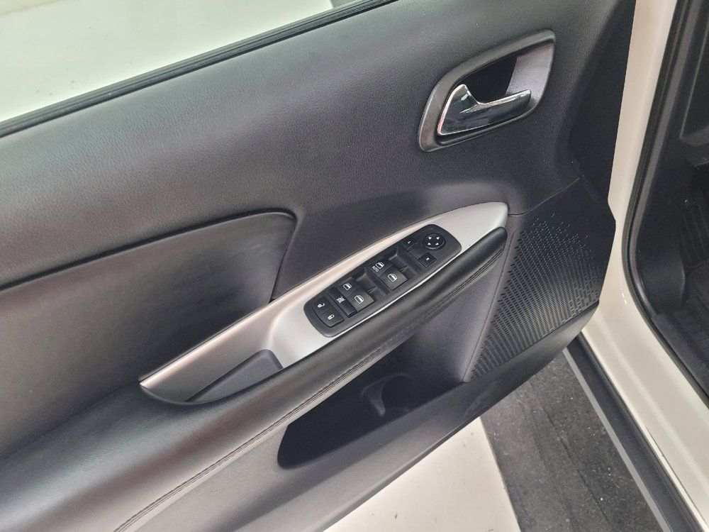 Used 2020 Dodge Journey SE w/ SE Popular Equipment Group FWD image 27