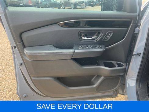 Used 2023 Honda Pilot Touring image 14