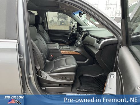 Used 2020 Chevrolet Suburban Premier image 20