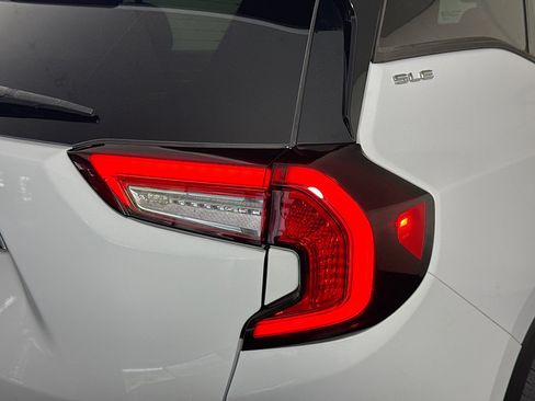 Used 2022 GMC Terrain SLE FWD image 34