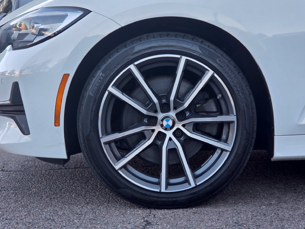 Used 2019 BMW 330i xDrive Sedan w/ Driving Assistance Package AWD/4WD image 11