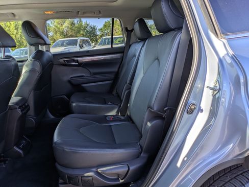 Used 2022 Toyota Highlander Platinum AWD/4WD image 27