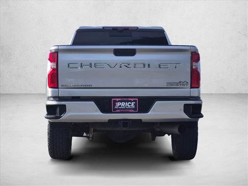 Used 2022 Chevrolet Silverado 2500 High Country w/ Technology Package AWD/4WD image 6