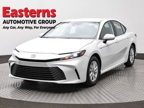 Used 2025 Toyota Camry LE FWD image 1