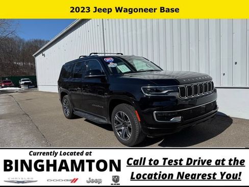 Used 2023 Jeep Wagoneer 4WD w/ Premium Group I image 2