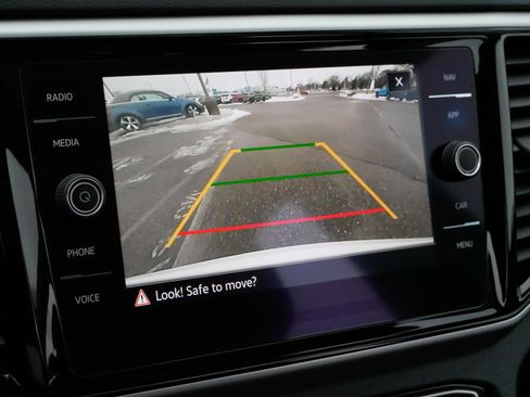 Certified 2022 Volkswagen Atlas SEL R-Line image 31