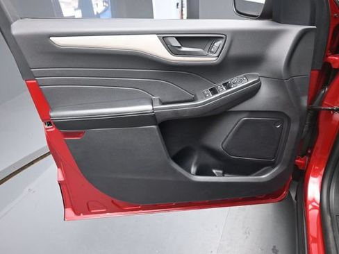 Used 2022 Ford Escape SE w/ SE Sport Appearance Package FWD image 20