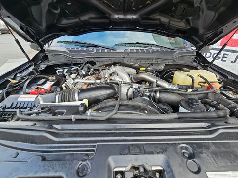 Used 2022 Ford F250 Lariat w/ Black Appearance Package image 31