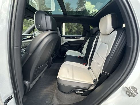 New 2025 Porsche Cayenne image 27
