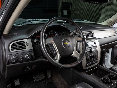 Used 2014 Chevrolet Silverado 2500 LTZ w/ LTZ Plus Package image 16