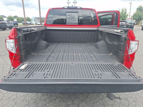 Used 2024 Nissan Titan SV w/ SV Convenience Package AWD/4WD image 23