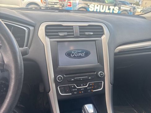 Used 2016 Ford Fusion SE w/ Equipment Group 202A AWD/4WD image 15