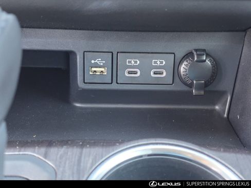Used 2023 Toyota Highlander Platinum FWD image 21