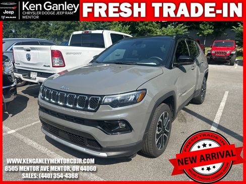 Used 2024 Jeep Compass Limited AWD/4WD image 3