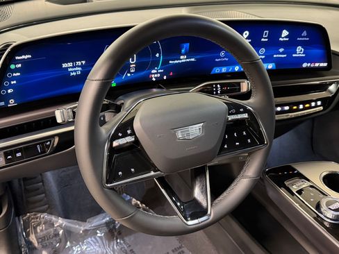 Used 2024 Cadillac Lyriq Tech RWD image 11