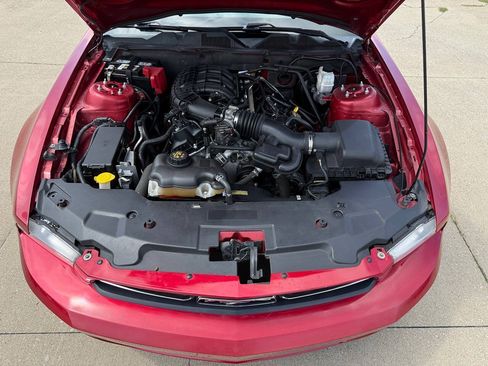 Used 2011 Ford Mustang Premium w/ 202A Rapid Spec Order Code RWD image 33
