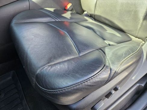 Used 2019 Cadillac Escalade Luxury image 8