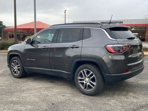Used 2020 Jeep Compass Latitude FWD image 7