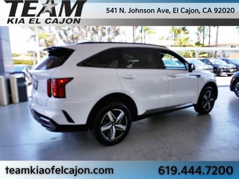 Certified 2021 Kia Sorento S FWD image 8