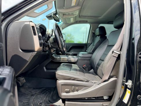 Used 2016 GMC Sierra 2500 Denali w/ Duramax Plus Package AWD/4WD image 10