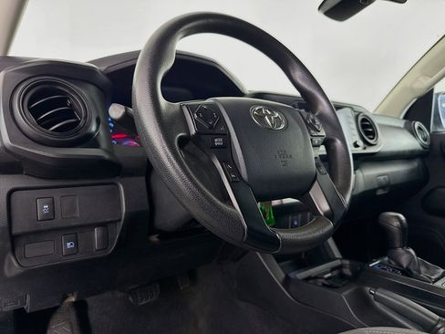 Used 2020 Toyota Tacoma SR image 21